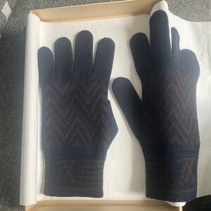 LIKE NEW - UNISEX LOUIS VUITTON - GANTS KARAKORAM 100% WOOL GLOVES